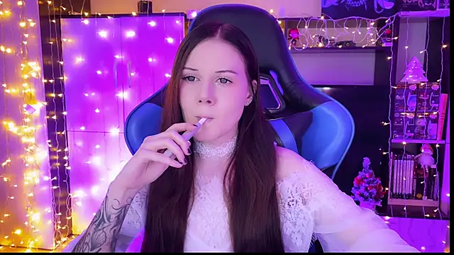 Snapshot of jasminevine chatting on 12/15/24, 02:52 jasminevine online show from 12/15/24, 02:52