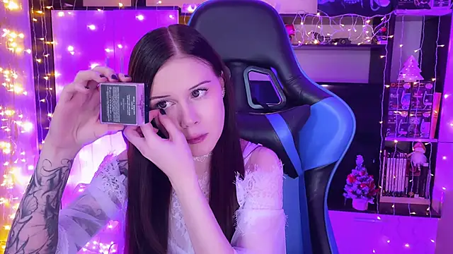 Snapshot of jasminevine chatting on 12/18/24, 05:00 jasminevine online show from 12/18/24, 05:00