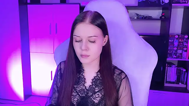 Snapshot of jasminevine chatting on 01/19/25, 02:04 jasminevine online show from 01/19/25, 02:04