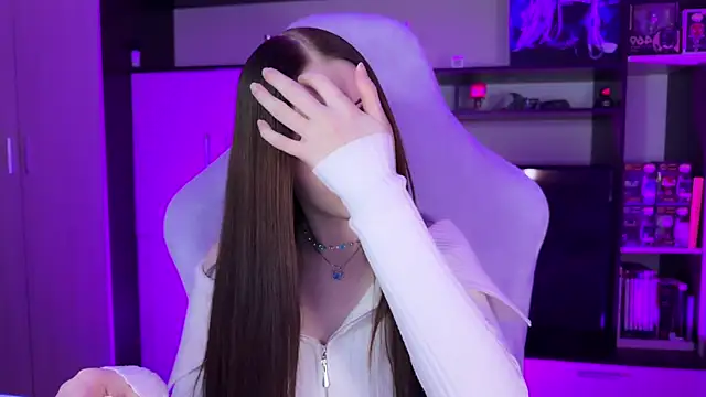 Snapshot of jasminevine chatting on 03/16/25, 01:38 jasminevine online show from 03/16/25, 01:38