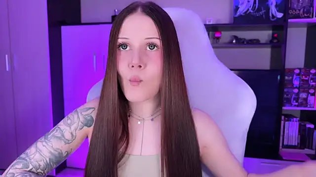 Snapshot of jasminevine chatting on 10/03/25, 09:01 jasminevine online show from 10/03/25, 09:01