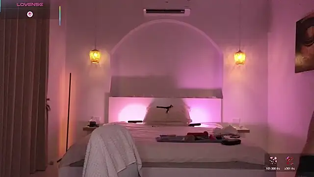 Helena Karel online show from 11/15/25, 12:23