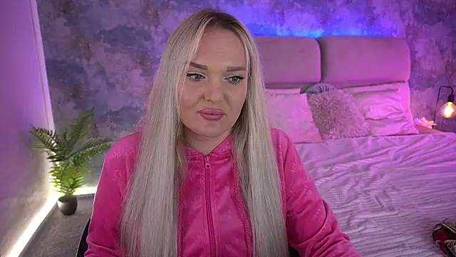 MissyMartinez online show from 10/03/25, 07:05