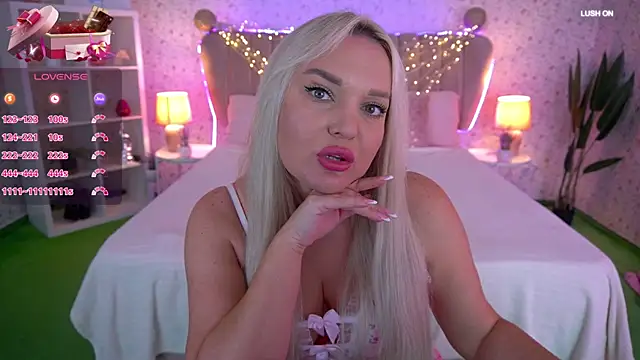 MissyMartinez online show from 11/04/25, 08:24