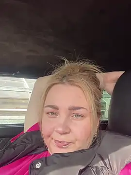 Snapshot of SabrinaBacker chatting on 03/14/25, 09:14 SabrinaBacker online show from 03/14/25, 09:14