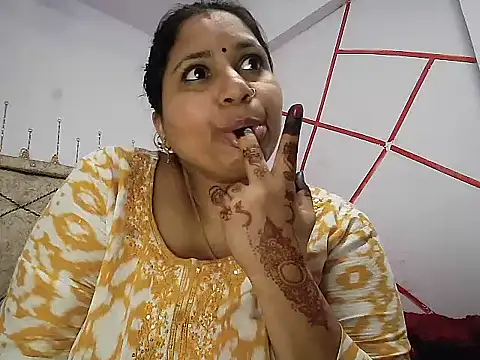 Snapshot of MOM-SUN-COUPLE chatting on 03/04/25, 08:49 MOM-SUN-COUPLE online show from 03/04/25, 08:49