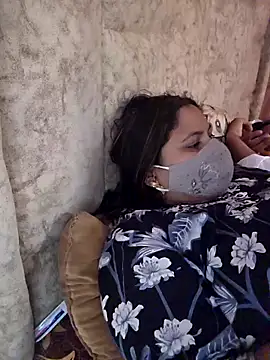 Snapshot of MOM-SUN-COUPLE chatting on 10/14/25, 09:10 MOM-SUN-COUPLE online show from 10/14/25, 09:10