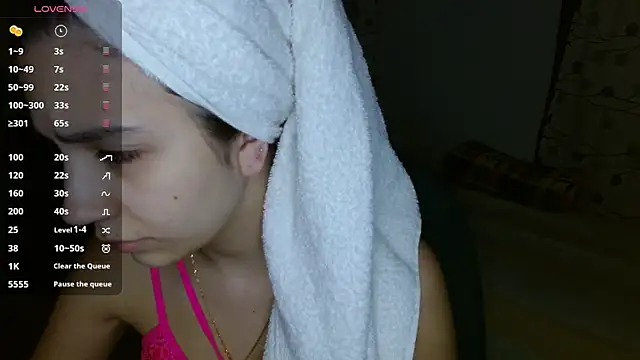 mia  lopez  online show from 12/10/24, 11:19