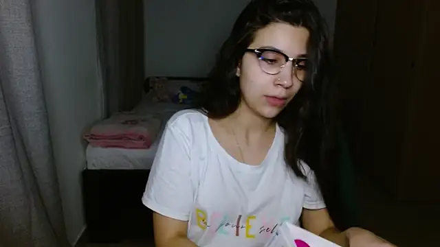 mia  lopez  online show from 11/24/25, 01:05