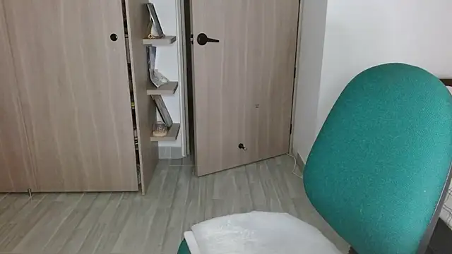 mia  lopez  online show from 04/09/26, 04:12