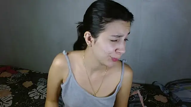 mia  lopez  online show from 05/29/26, 03:26