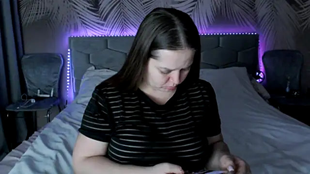 uliastar online show from 12/14/25, 08:09