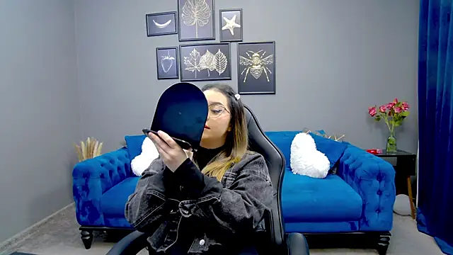 Snapshot of Katewalker_ chatting on 03/04/25, 06:07 Katewalker online show from 03/04/25, 06:07