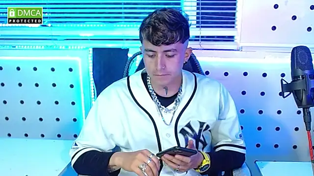 Darko0717 online show from 10/15/25, 11:49