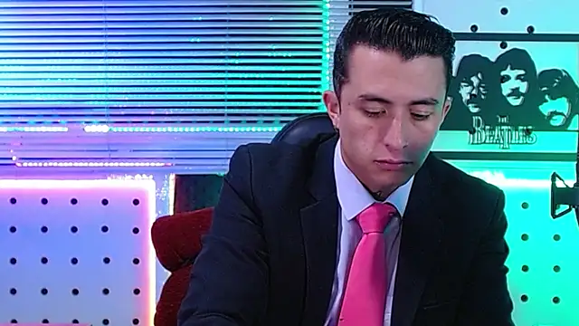 Snapshot of Darko0717 chatting on 06/19/26, 01:37 Darko0717 online show from 06/19/26, 01:37