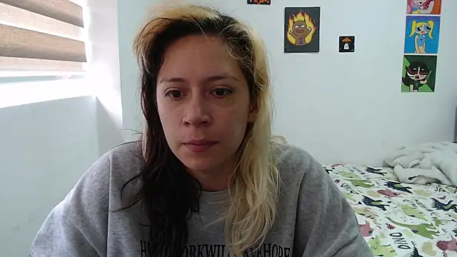 Snapshot of MommyMiaWs chatting on 10/13/25, 01:33 MommyMiaWs online show from 10/13/25, 01:33