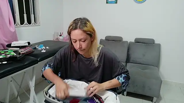 MommyMiaWs online show from 11/23/25, 03:06