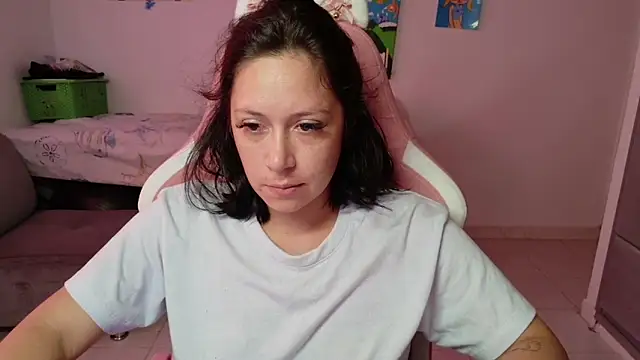Snapshot of MommyMiaWs chatting on 07/14/26, 02:34 MommyMiaWs online show from 07/14/26, 02:34