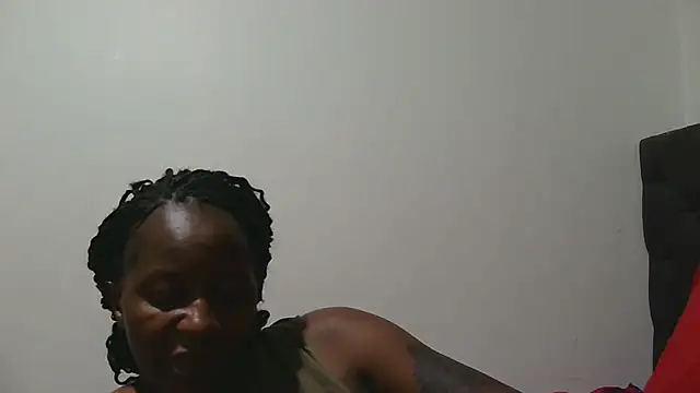 sluttylaura21 online show from 09/28/25, 06:24