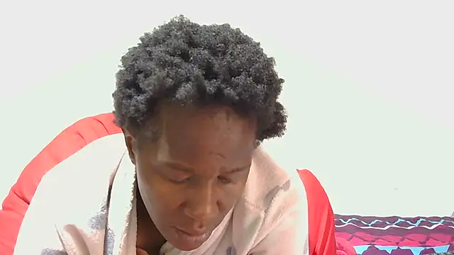 sluttylaura21 online show from 09/30/25, 08:52