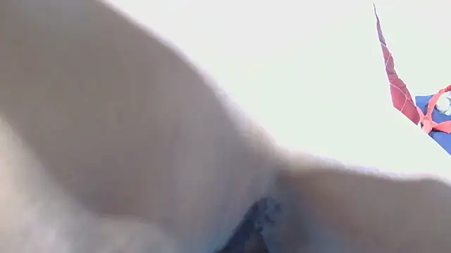 sluttylaura21 online show from 01/10/26, 05:42