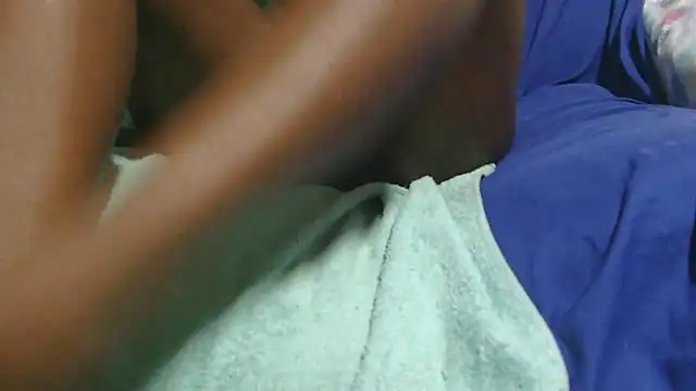 sluttylaura21 online show from 01/14/26, 06:35