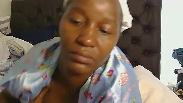 sluttylaura21 online show from 02/02/26, 06:12