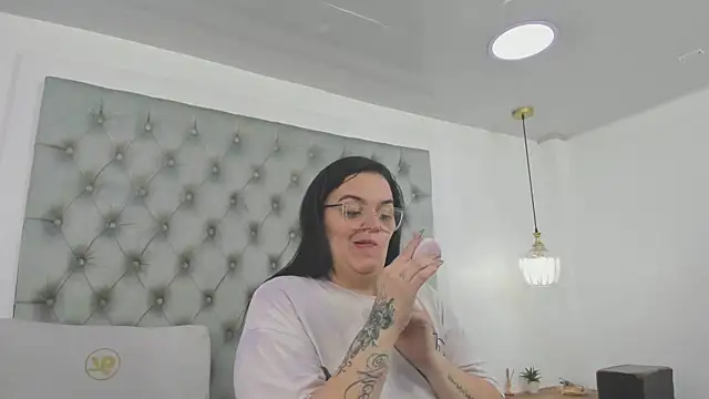 anette cooper online show from 04/08/26, 03:06