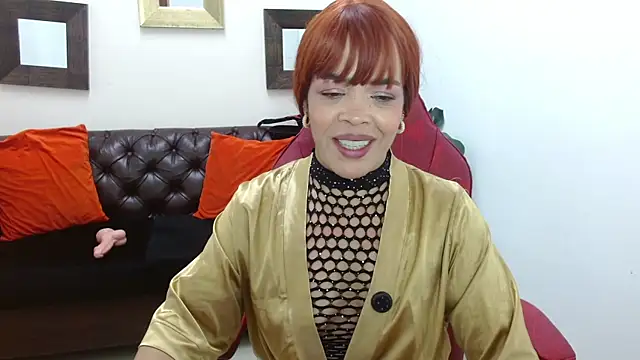 Abril Beltran  online show from 10/24/25, 05:09