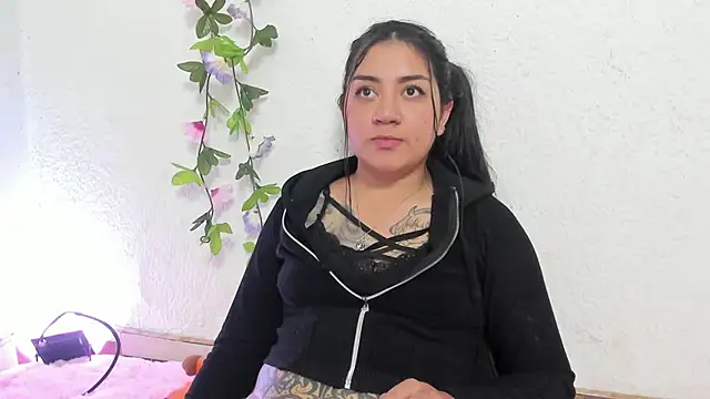 Hanna moore1 online show from 12/12/24, 09:58