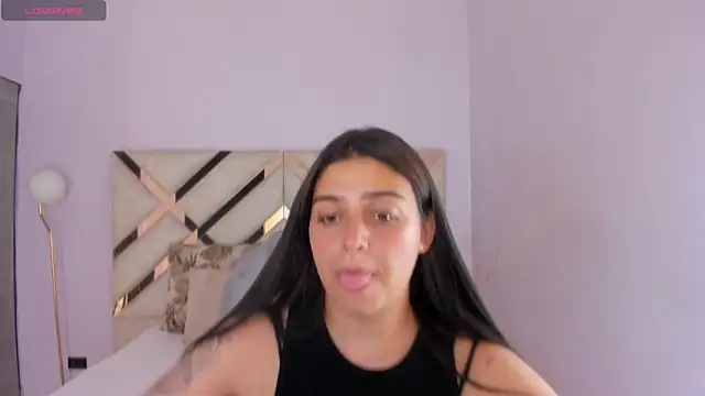 Snapshot of kylie_reyes chatting on 05/12/26, 07:11 kylie reyes online show from 05/12/26, 07:11