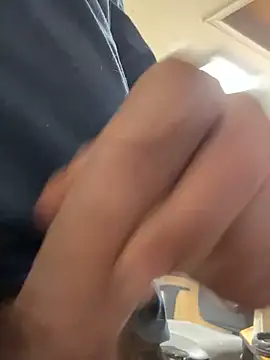 Snapshot of tank32s chatting on 01/07/25, 06:27 tank32s online show from 01/07/25, 06:27