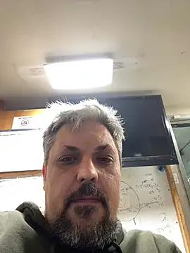 Snapshot of tank32s chatting on 01/24/25, 06:57 tank32s online show from 01/24/25, 06:57