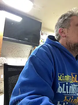 Snapshot of tank32s chatting on 03/06/25, 08:30 tank32s online show from 03/06/25, 08:30