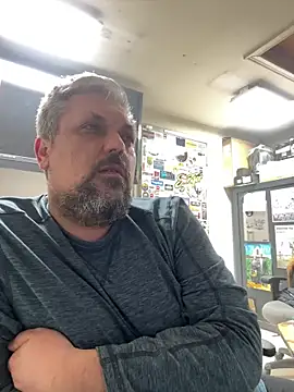 Snapshot of tank32s chatting on 03/17/25, 07:13 tank32s online show from 03/17/25, 07:13