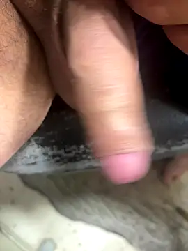 Snapshot of tank32s chatting on 09/15/25, 02:00 tank32s online show from 09/15/25, 02:00