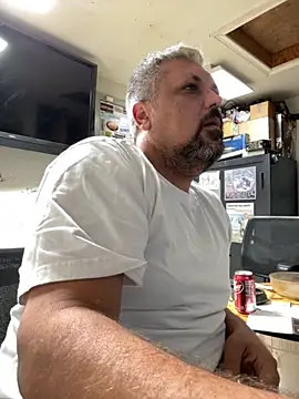 Snapshot of tank32s chatting on 10/09/25, 03:10 tank32s online show from 10/09/25, 03:10