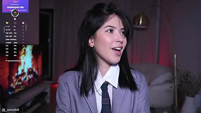 anniehillofficial online show from 10/11/25, 08:40