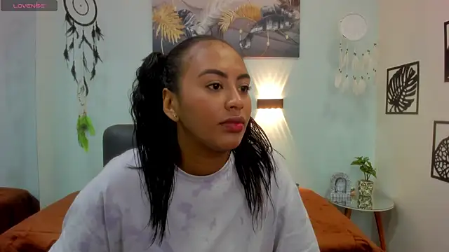 Snapshot of tracycum chatting on 02/06/25, 06:13 tracycum online show from 02/06/25, 06:13