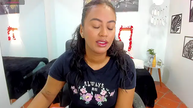 Snapshot of tracycum chatting on 02/16/25, 11:49 tracycum online show from 02/16/25, 11:49
