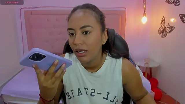 Snapshot of tracycum chatting on 03/01/25, 03:49 tracycum online show from 03/01/25, 03:49