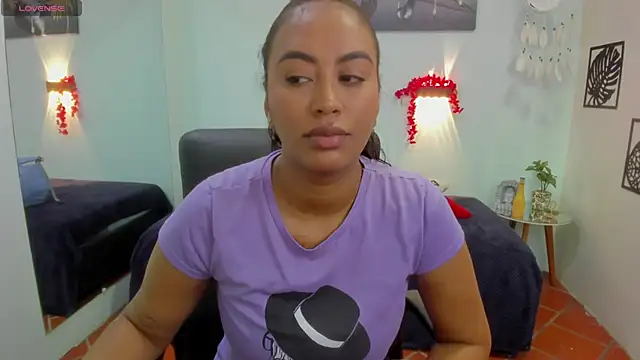 Snapshot of tracycum chatting on 03/18/25, 05:31 tracycum online show from 03/18/25, 05:31