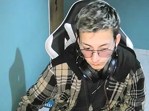 Snapshot of Jughead_16 chatting on 09/13/25, 02:44 Jughead 16 online show from 09/13/25, 02:44