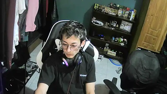 Snapshot of Jughead_16 chatting on 10/18/25, 03:09 Jughead 16 online show from 10/18/25, 03:09