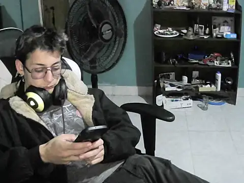 Snapshot of Jughead_16 chatting on 11/06/25, 04:02 Jughead 16 online show from 11/06/25, 04:02