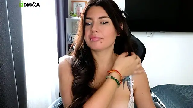 Snapshot of gracedorce chatting on 06/11/26, 03:26 gracedorce online show from 06/11/26, 03:26