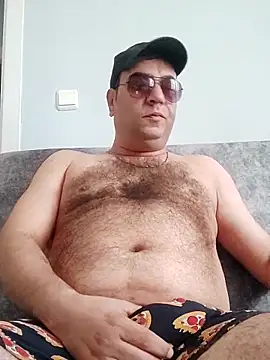 Snapshot of fraud705 chatting on 09/17/25, 01:13 fraud705 online show from 09/17/25, 01:13