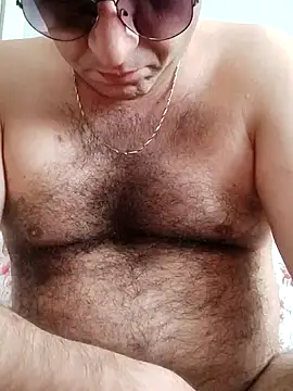 Snapshot of fraud705 chatting on 10/09/25, 01:20 fraud705 online show from 10/09/25, 01:20