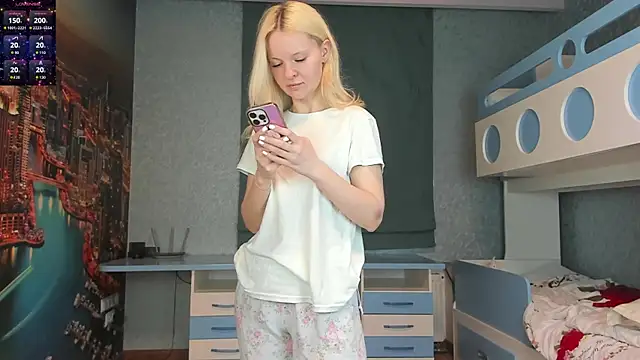 Snapshot of Masha_2002 chatting on 05/06/26, 07:30 Masha 2002 online show from 05/06/26, 07:30