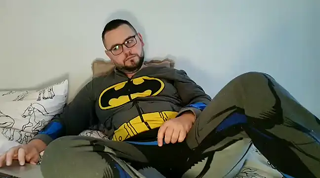 Snapshot of cutie_ben chatting on 02/10/25, 12:18 cutie ben online show from 02/10/25, 12:18